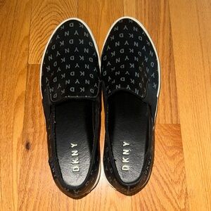 Women’s DKNY Slip on Shoes - Women’s Size 9